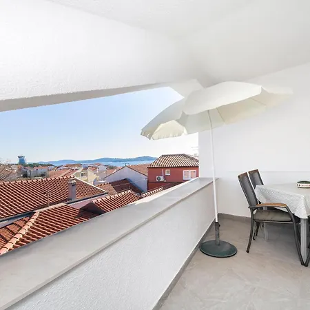 Skriveni Dvori Apartmán *