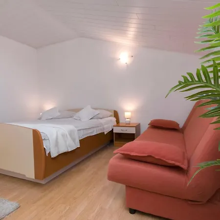 Skriveni Dvori Apartmán