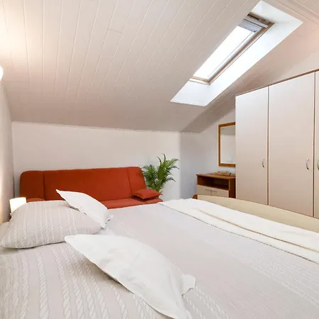 Skriveni Dvori Vodice