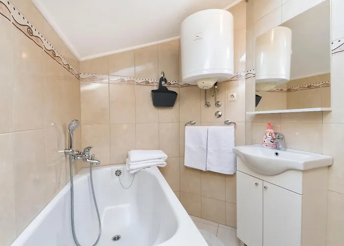 Skriveni Dvori * וודיצה