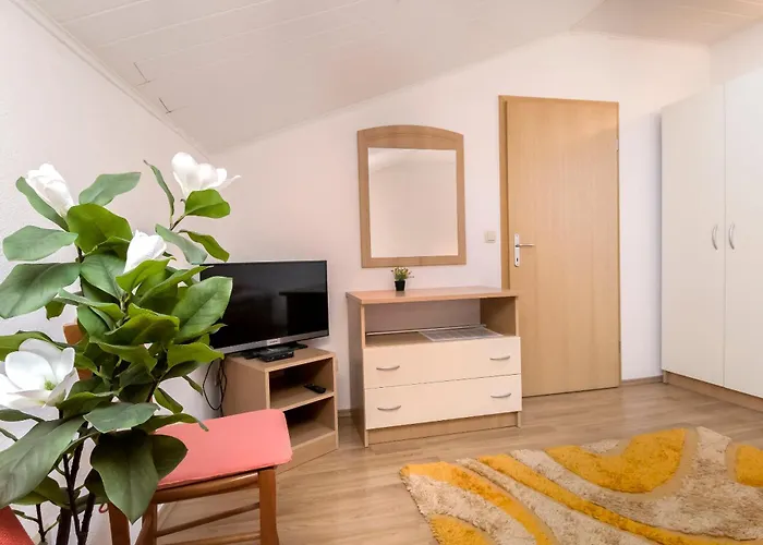 Skriveni Dvori Apartment Vodice