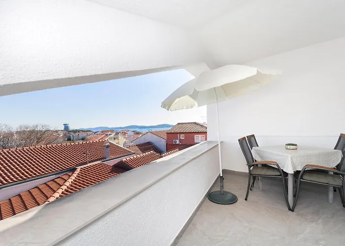 Skriveni Dvori Apartment *