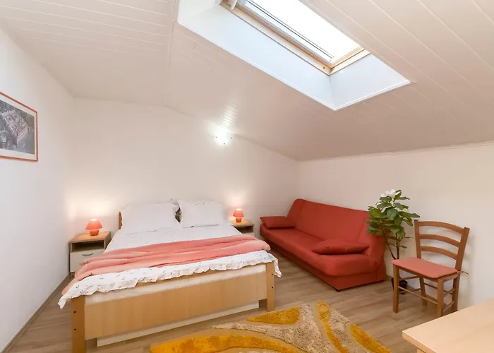 Skriveni Dvori * וודיצה