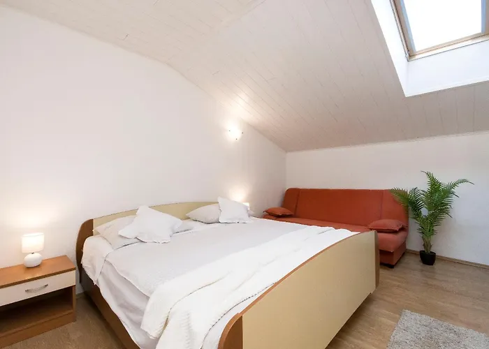 Skriveni Dvori Apartment *