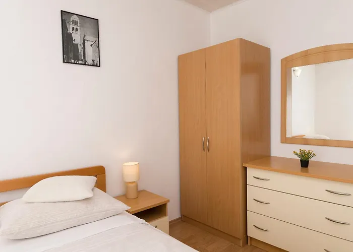 Skriveni Dvori Apartment Vodice