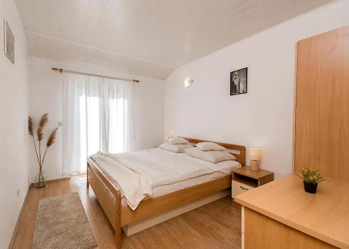 Skriveni Dvori Apartment Vodice